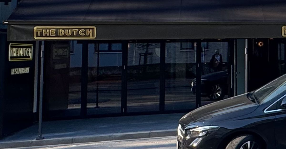 Perfekter Sonnen- und Wetterschutz für die Gastronomie - LEINER Sunrain Markisenanlage für „The Dutch“ in Köln