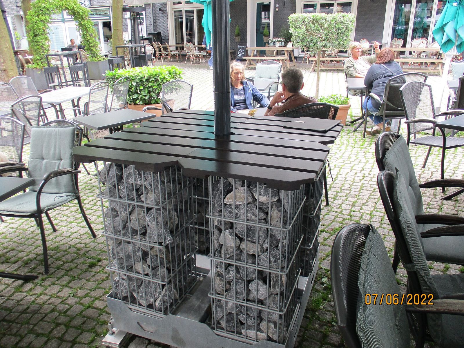 Neue Schirm- und Windschutzanlage - Trattoria Daunia in Remscheid
